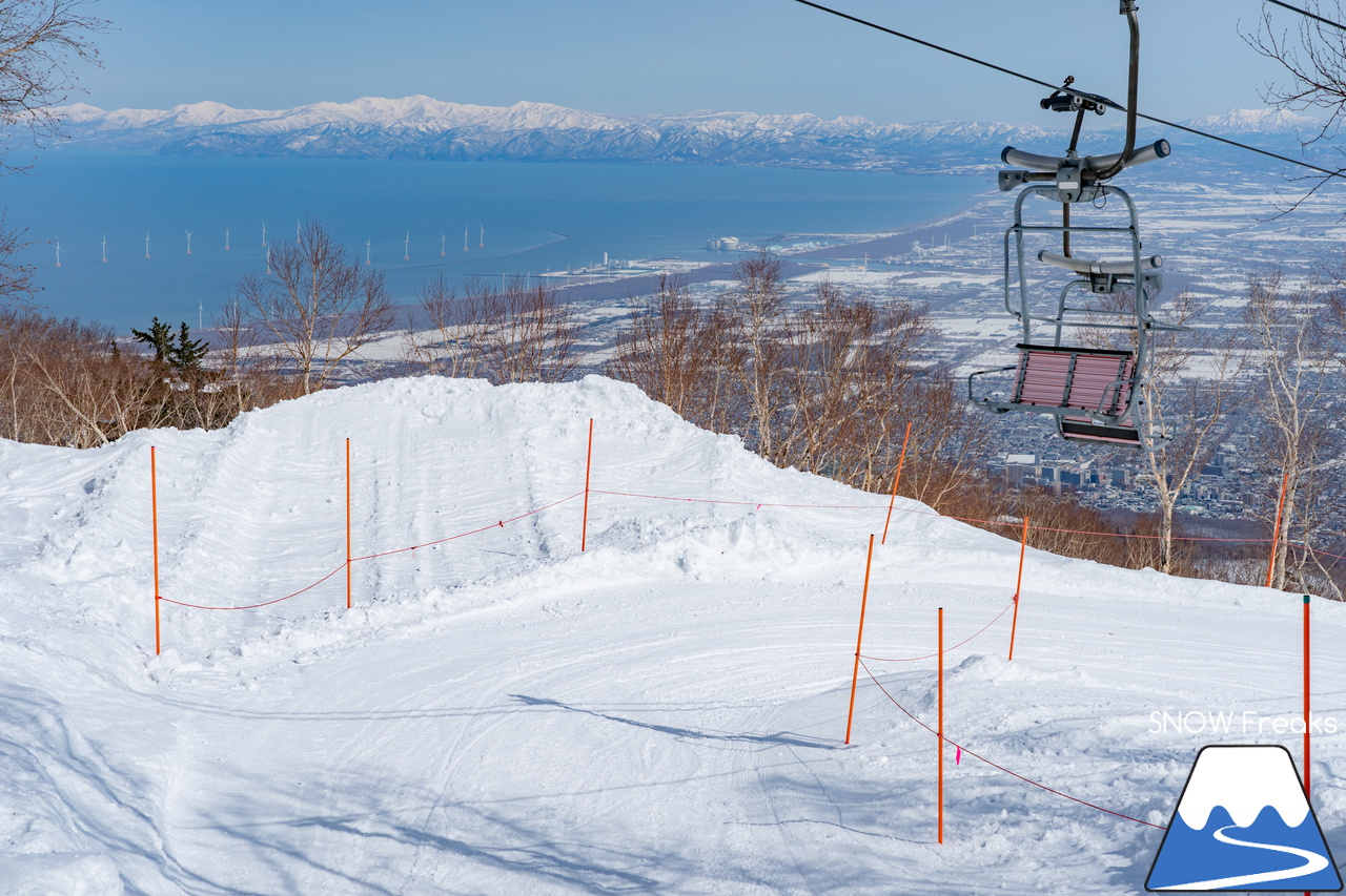 サッポロテイネ｜オリンピアゾーンは、3月31日で営業終了のはずですが…。まだまだ積雪たっぷりのゲレンデ。コンディション良好です！